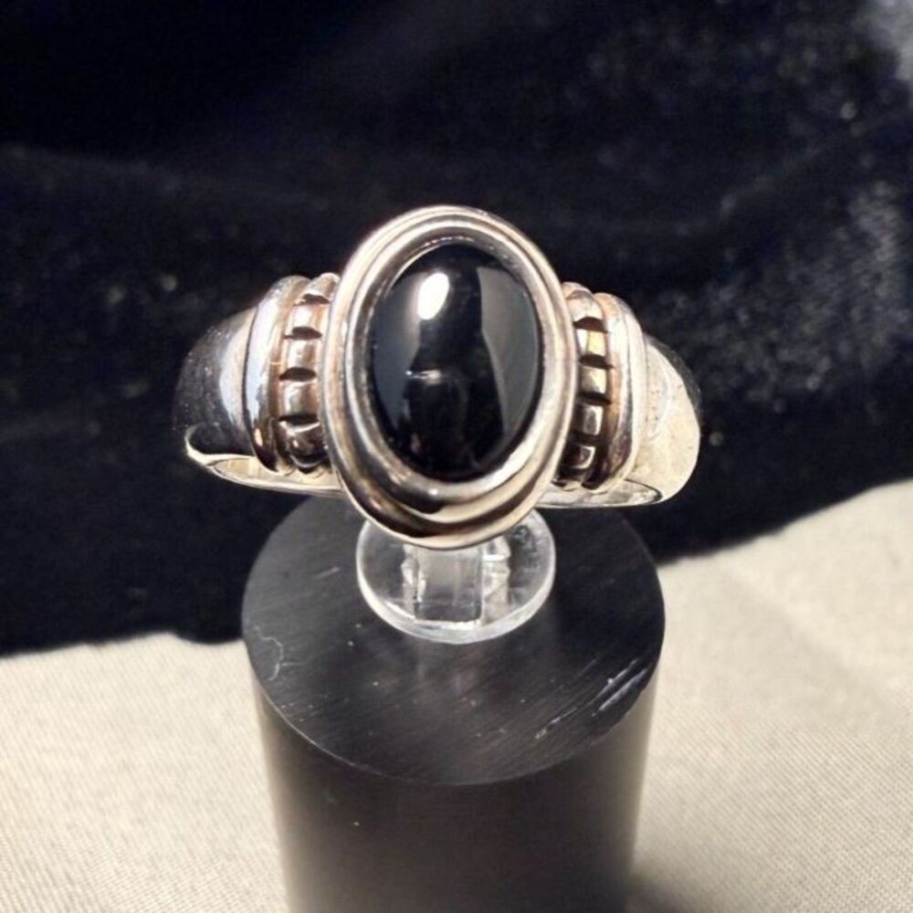Rare Retired James Avery Sterling Silver Black Onyx Ribbed Ring size 5